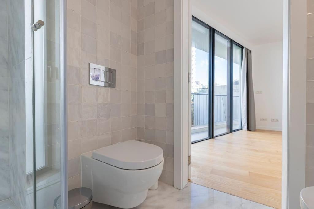 Campolide Lovely 2 Bedroom By Innkeeper Lisboa Exteriör bild