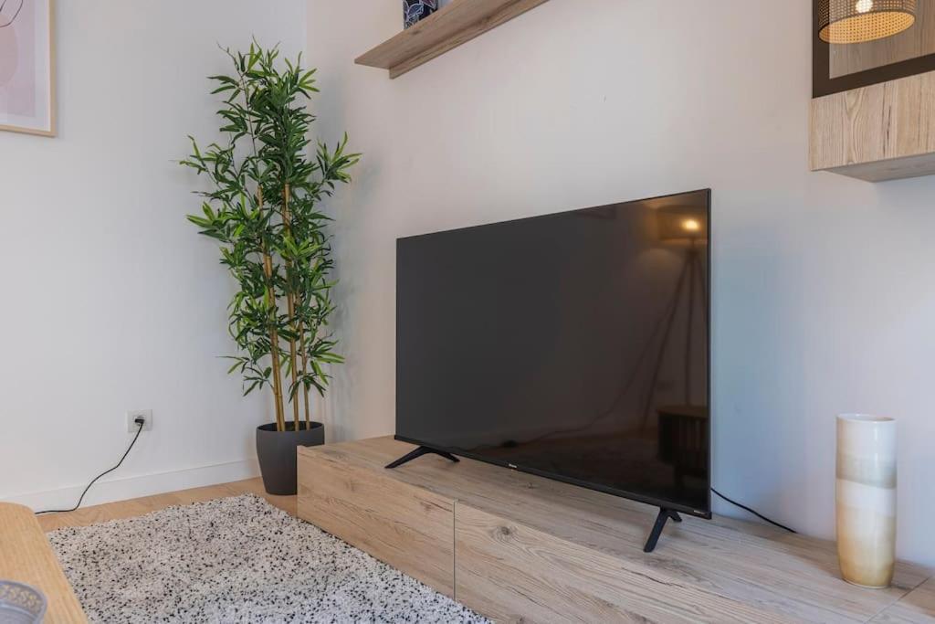 Campolide Lovely 2 Bedroom By Innkeeper Lisboa Exteriör bild