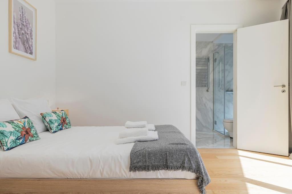 Campolide Lovely 2 Bedroom By Innkeeper Lisboa Exteriör bild