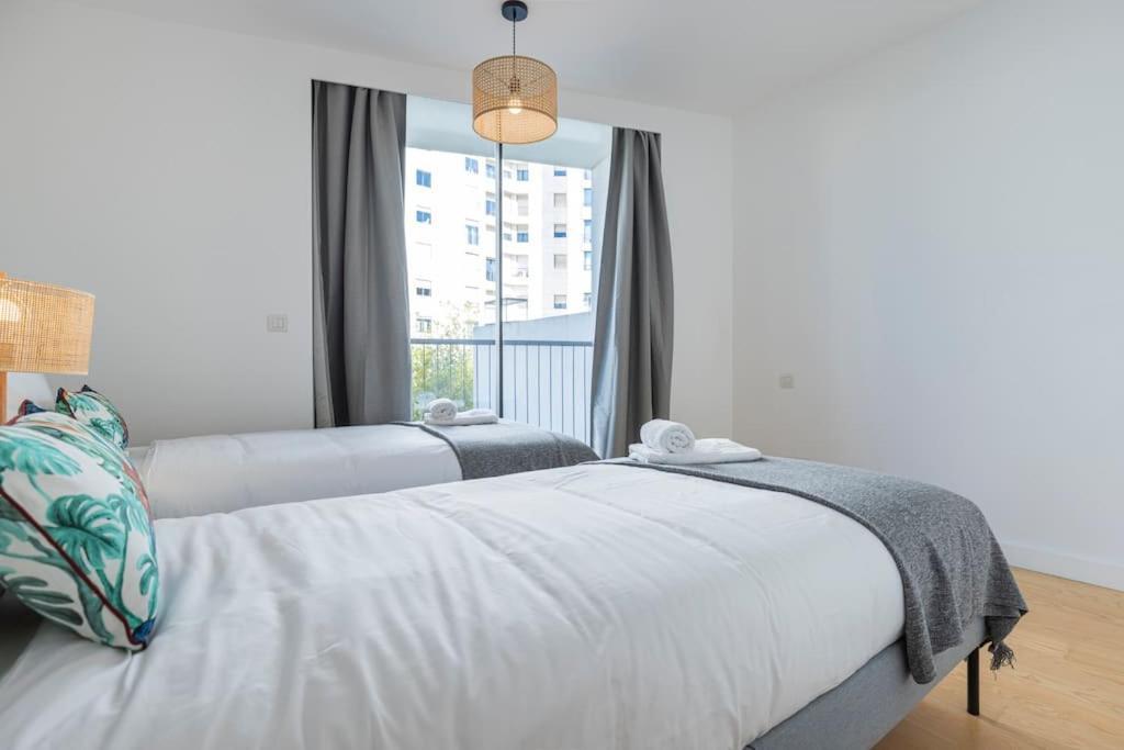 Campolide Lovely 2 Bedroom By Innkeeper Lisboa Exteriör bild